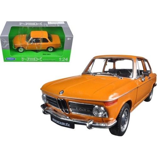 KT-24053 WELLY DIECAST BMW 2002 TI 12